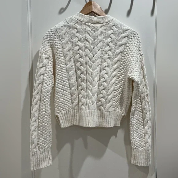 NWOT never worn abercrombie cropped cardigan sweater beige w pearl buttons XXS - Picture 2 of 9